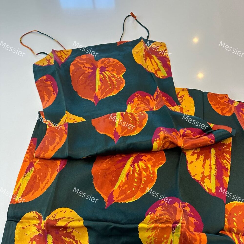 Reformation Frankie Silk Dress in Daiquiri - Picture 4 of 12